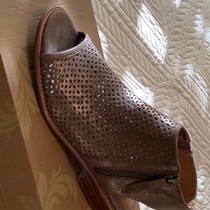 Sofft shoe with a glimmer!